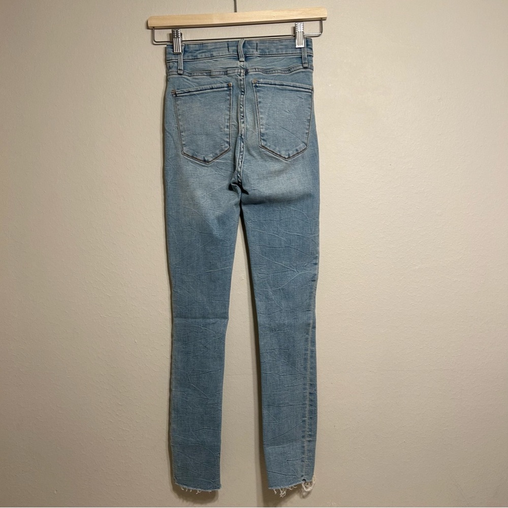 Abercrombie Ripped Medium Wash High Rise Super Skinny Ankle‎ Jean 24/00 - Picture 2 of 8
